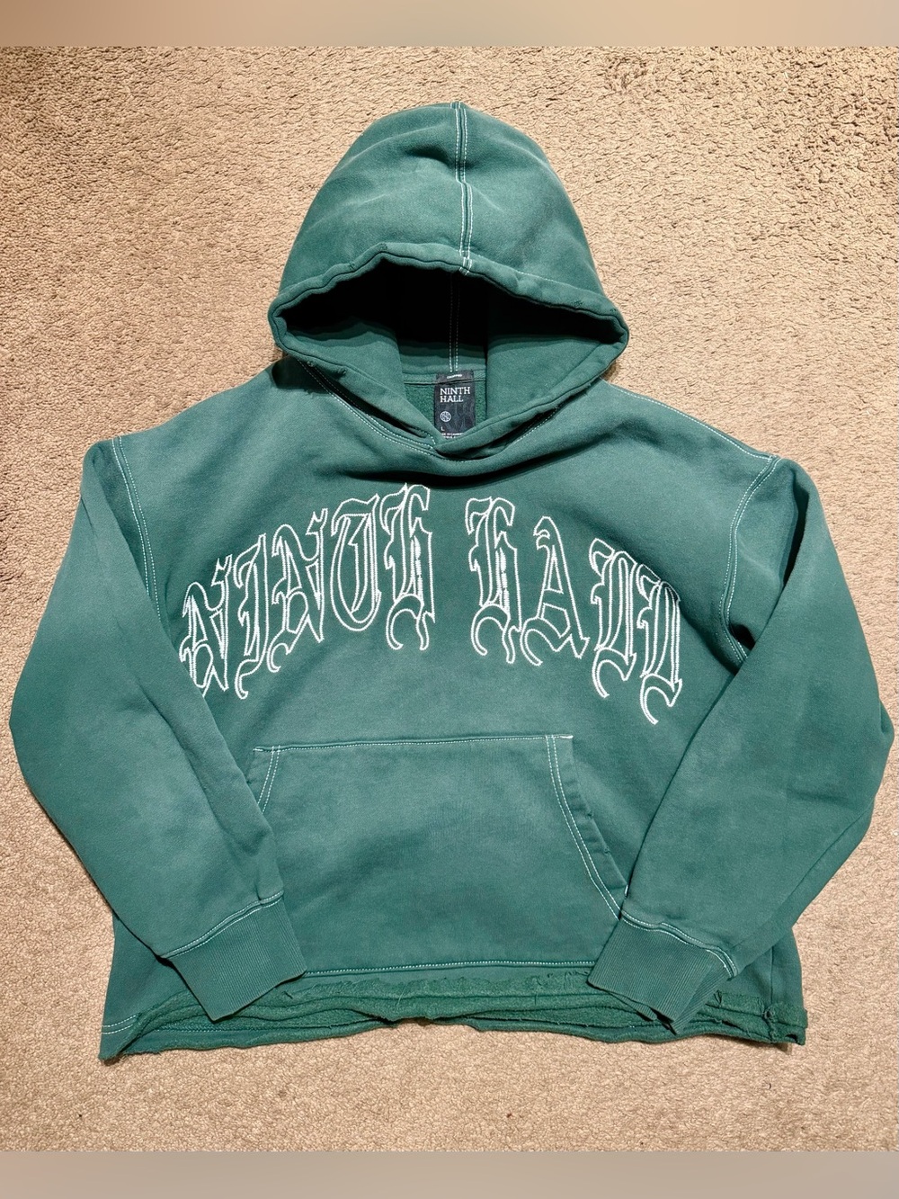 Ninth Hall Cropped Green
Hoodie